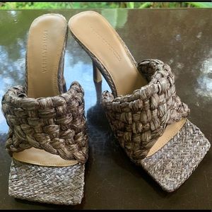 Bottega Veneta Stretch Intrecciato raffia mules